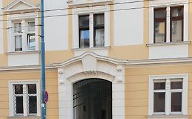 Romantic Central Flat